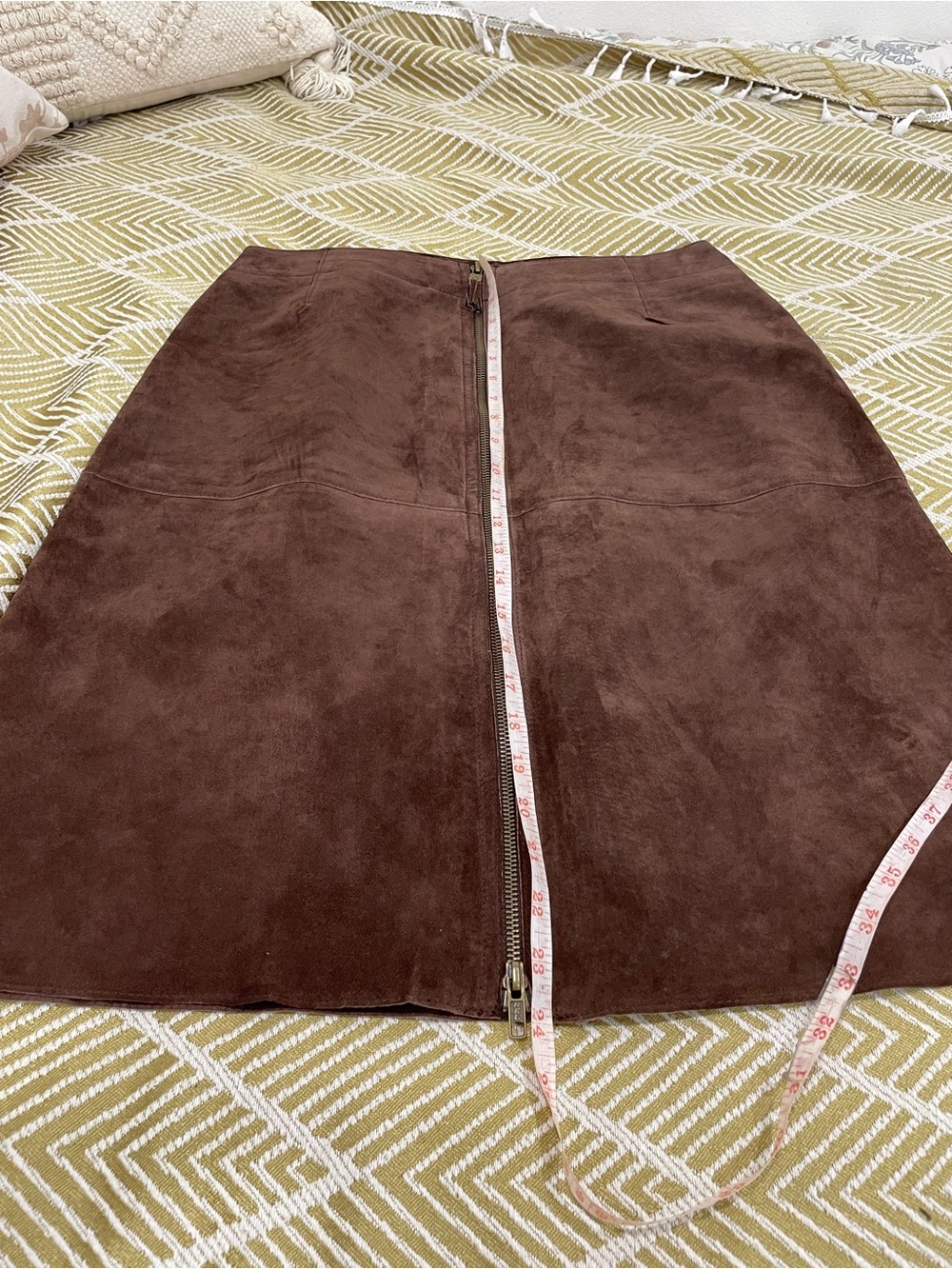 Issac Mizrahi Brown Suede A-Line Skirt with Front Zip - Picture 3 of 7
